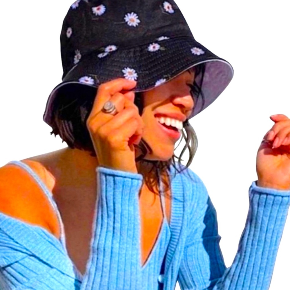 Alice+ Olivia Daisy reversible bucket hat
